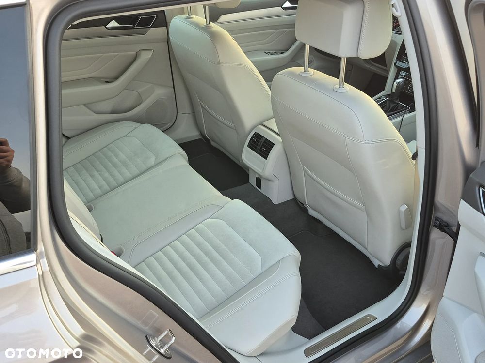 Volkswagen Passat 2.0 TDI 4Mot Elegance DSG - 30