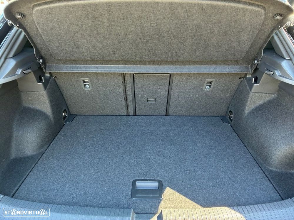 VW T-Roc 1.5 TSI R-Line DSG - 17