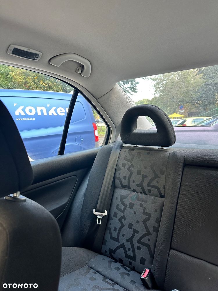 Volkswagen Bora 1.4 Comfortline - 17