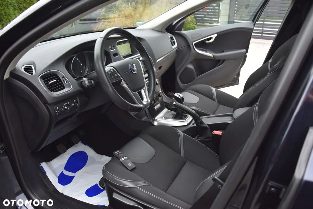 Volvo V40 D2 Momentum - 18