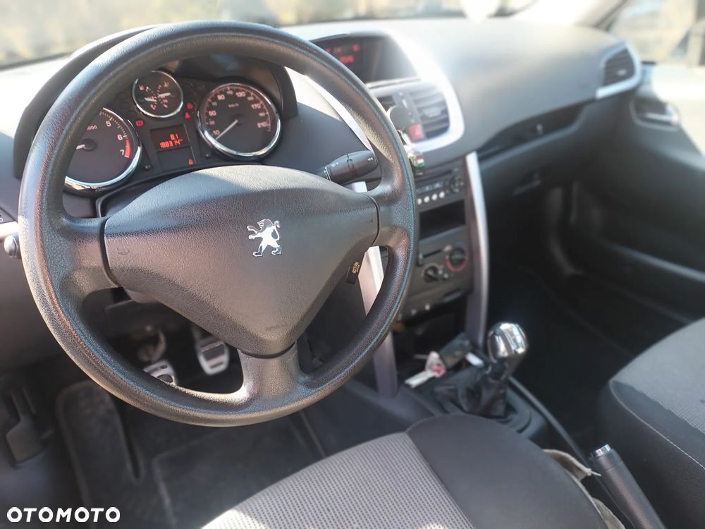 Peugeot 207 CC 1.6 Intense - 10