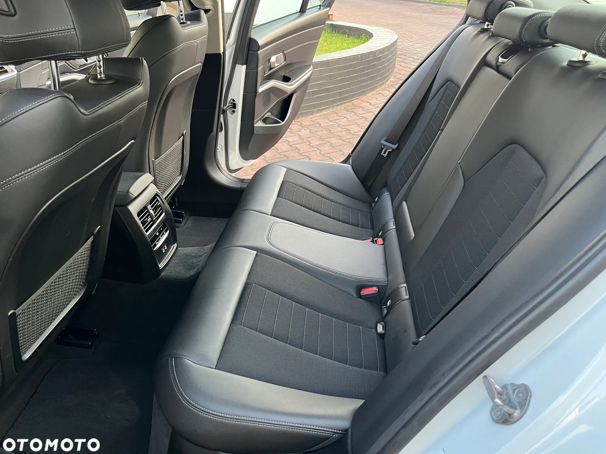 BMW Seria 3 320i Sport Line - 22