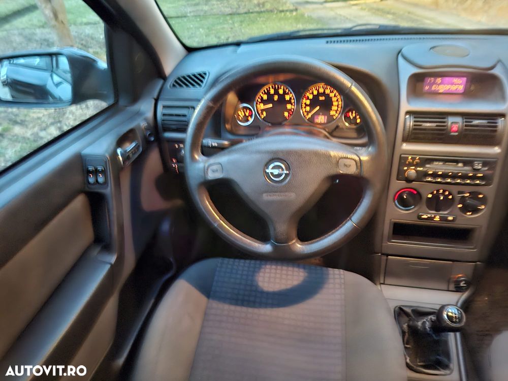 Opel Astra - 10