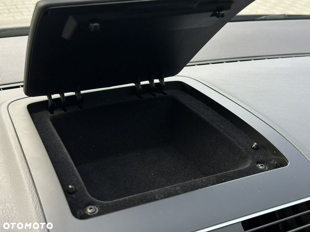 Volkswagen Touran - 19