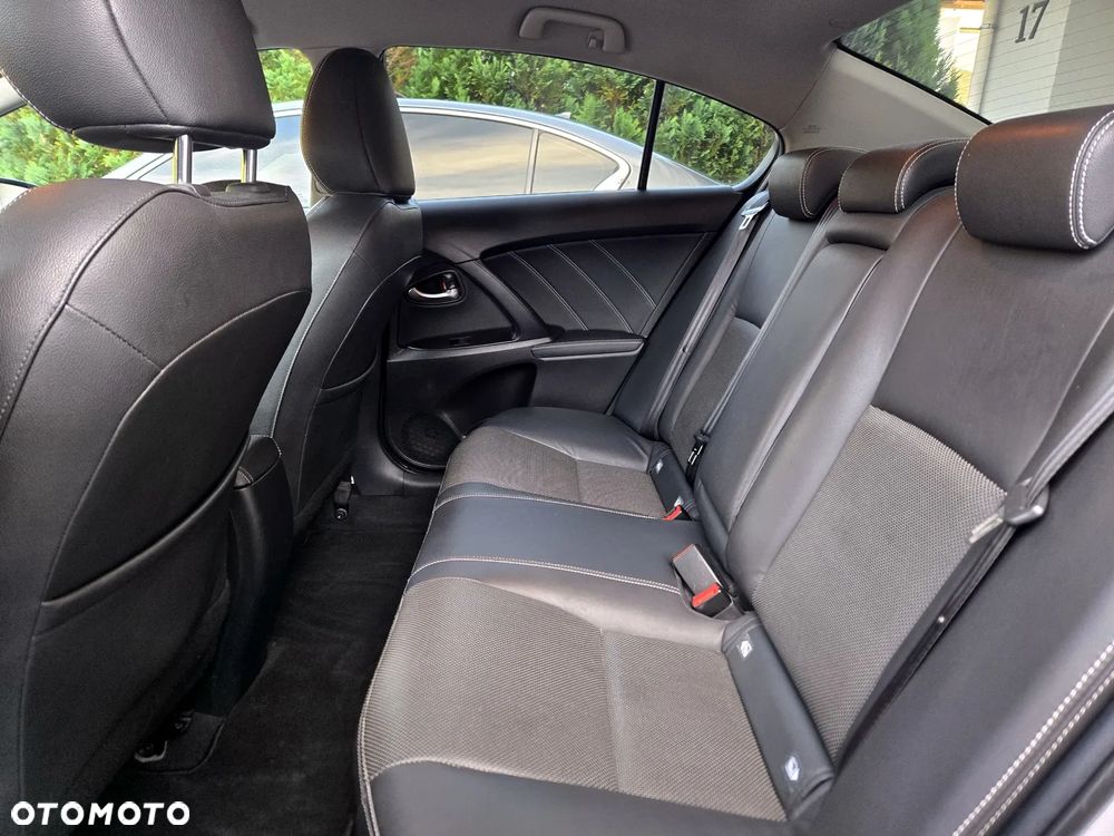 Toyota Avensis 2.0 D-4D Prestige - 7