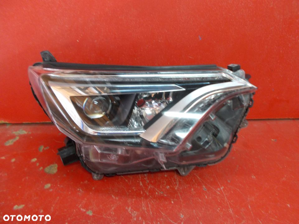 TOYOTA RAV4 RAV-4 16-18 LIFT LED LAMPA PRAWA