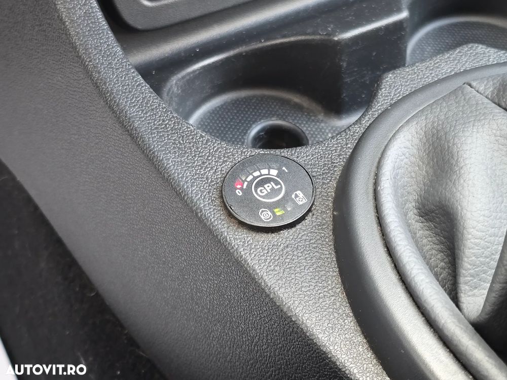 Dacia Duster 1.6 SCe Prestige jante 16" - 25