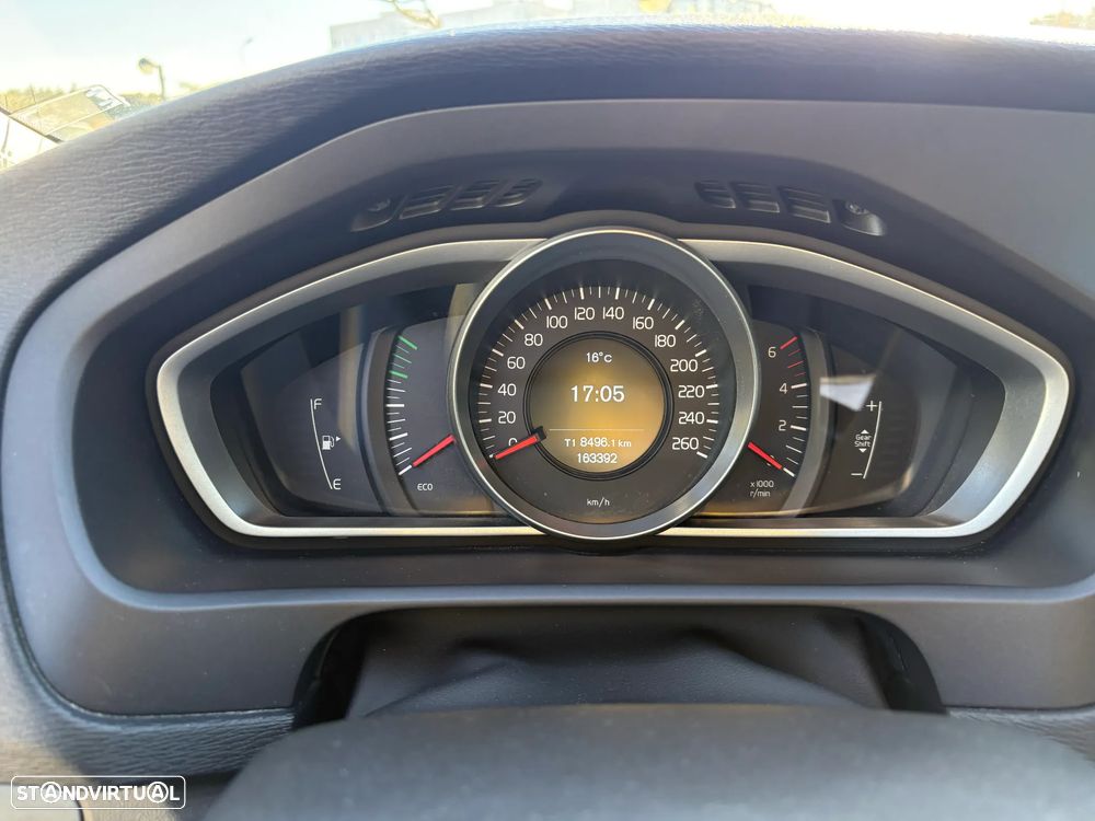 Volvo V40 2.0 D3 Momentum - 9