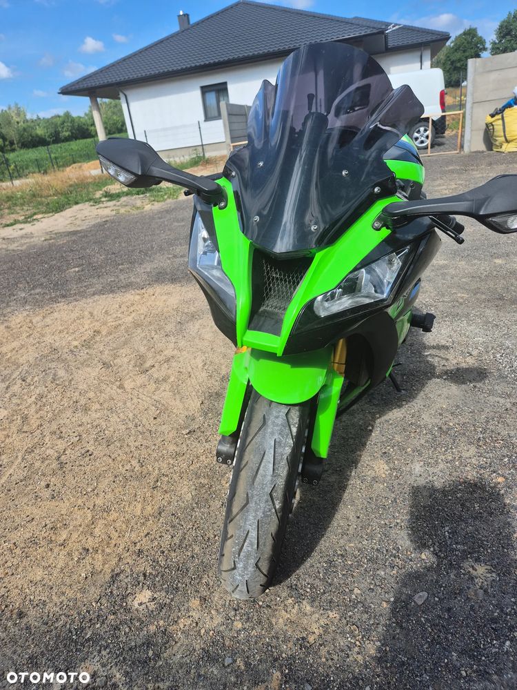 Kawasaki ZXR - 10