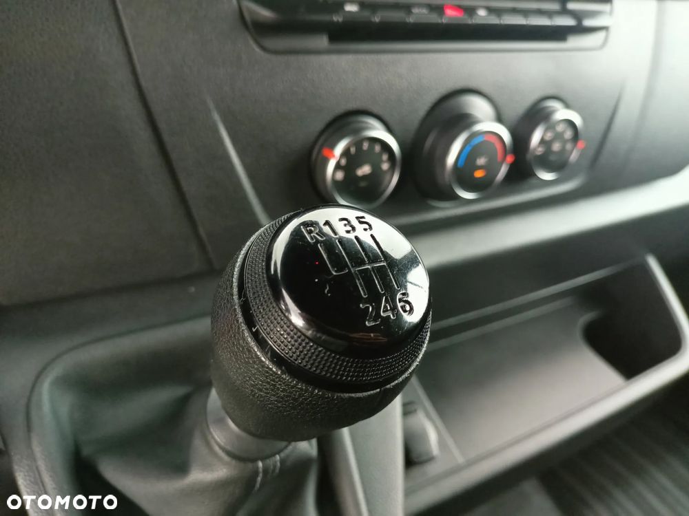 Renault MASTER L3H2 KOLOR METALIC 2022/2023 - 31