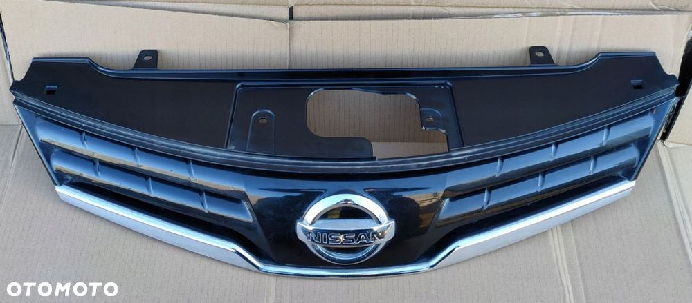 Atrapa znaczek chrom Gril Grill Nissan Note 2009- - 2