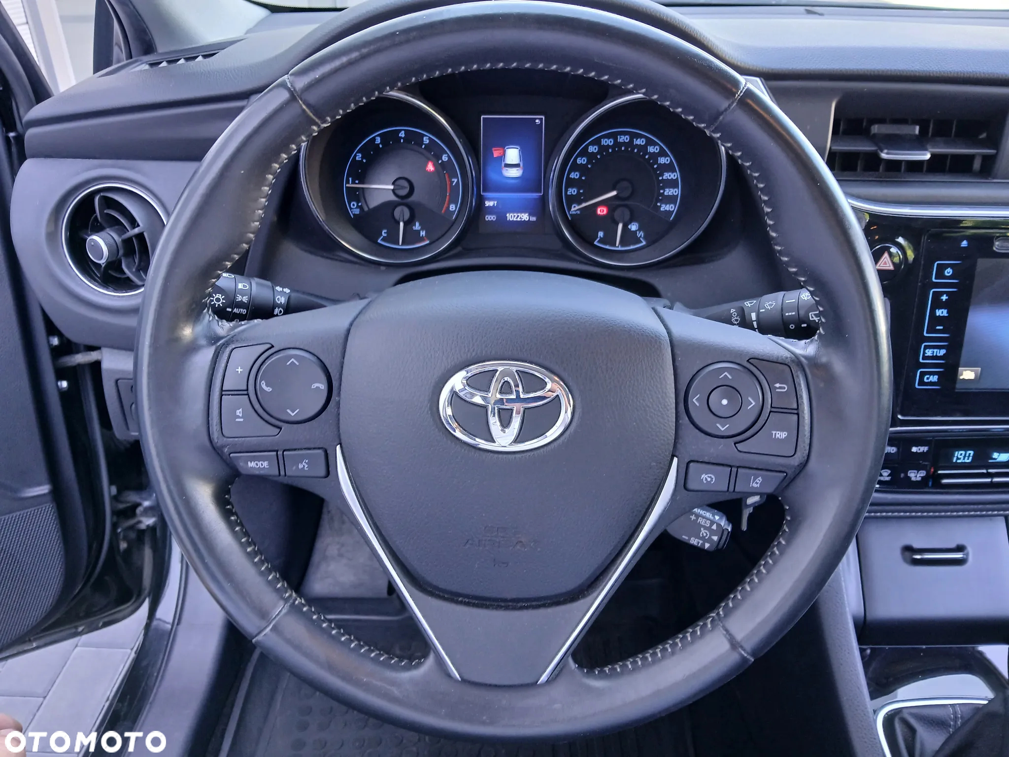 Toyota Auris 1.6 Premium - 13