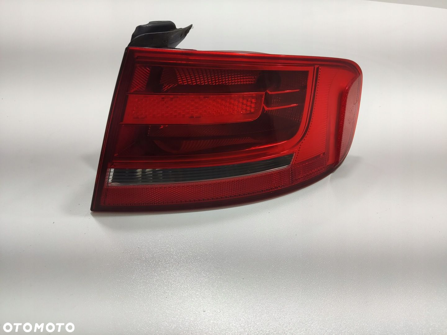 LAMPA PRAWA PRAWY TYŁ W BŁOTNIK AUDI A4 B8 SEDAN 2007-2011 8K5945096D - 2