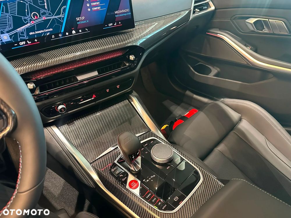 BMW M3 Competition M xDrive - 24