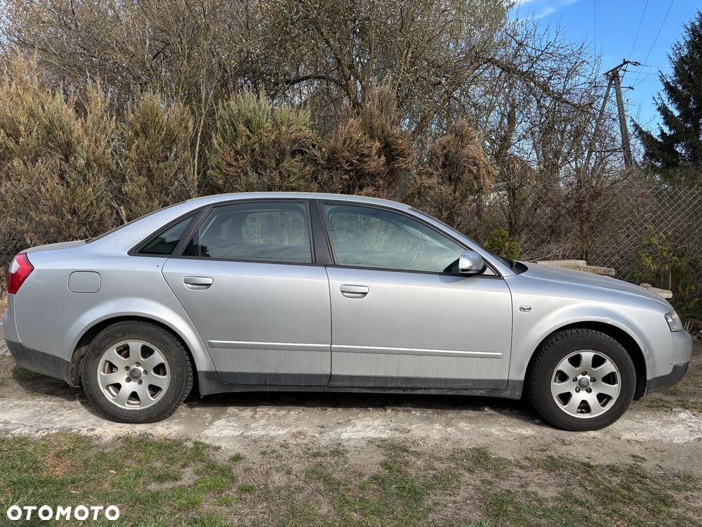 Audi A4 Limousine - 1