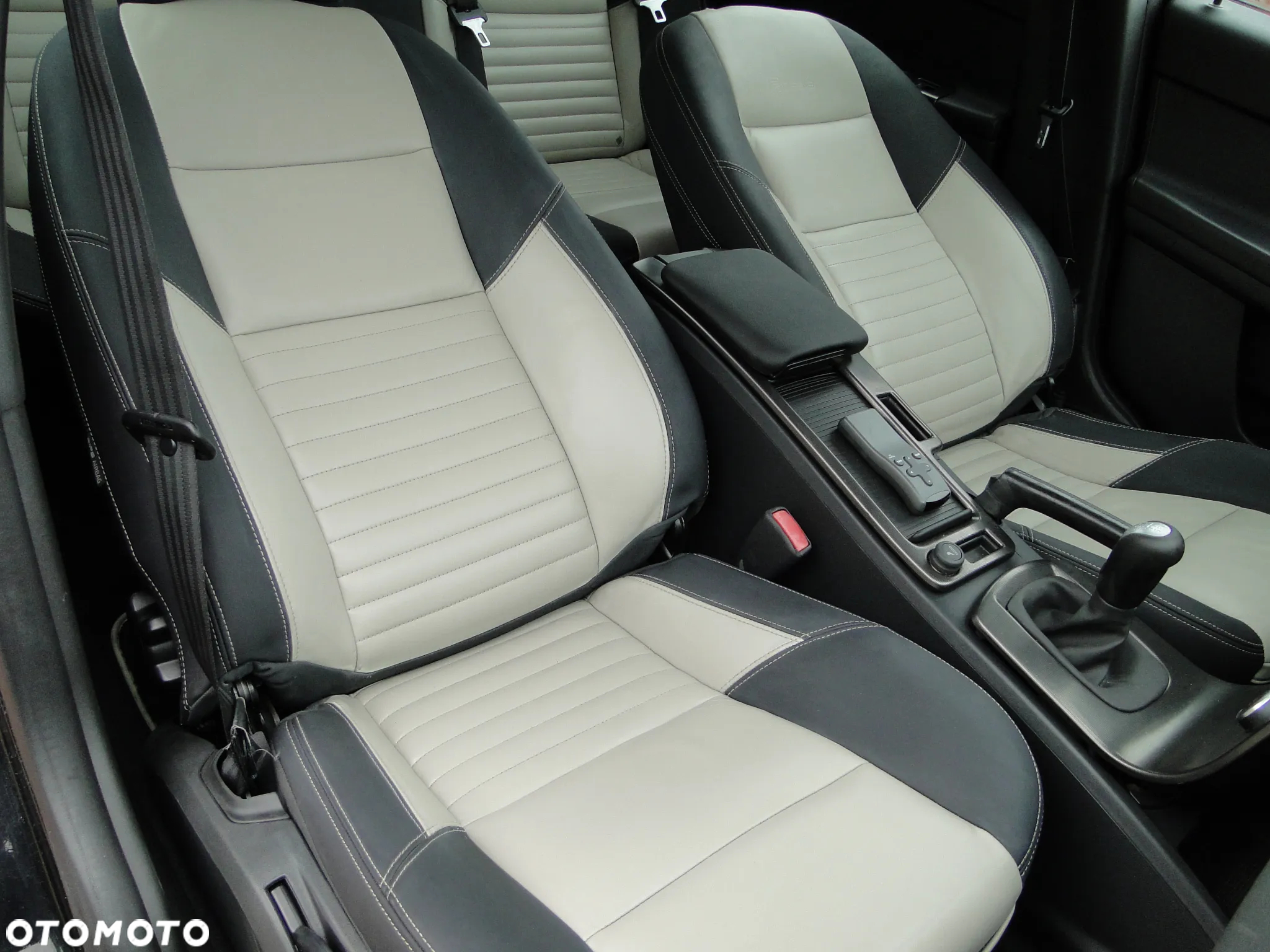 Volvo V50 D3 R-Design - 17