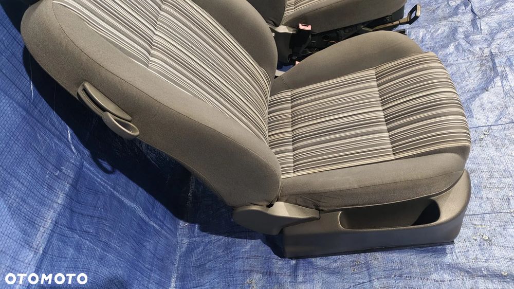 FOTEL PRAWY PRZÓD ŁADNY CZYSTY VW FOX - 2