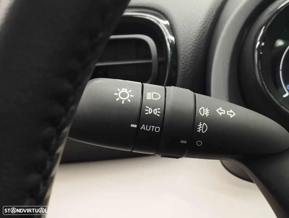Toyota Yaris 1.5 HDF Luxury - 24