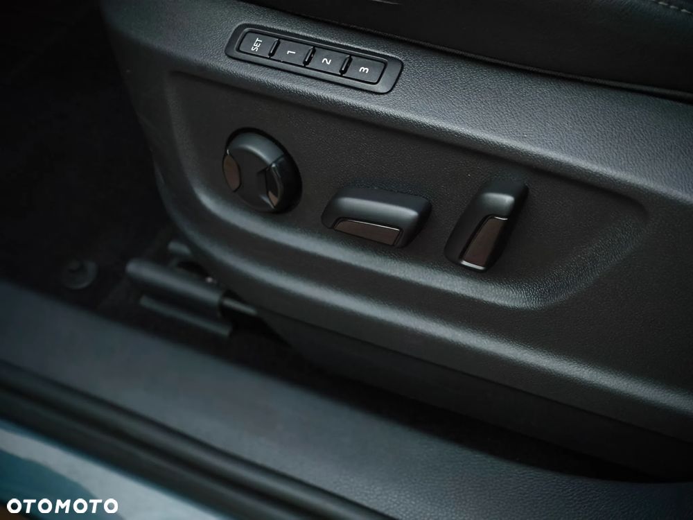 Skoda Karoq 2.0 TDI SCR 4x4 DSG Ambition - 6