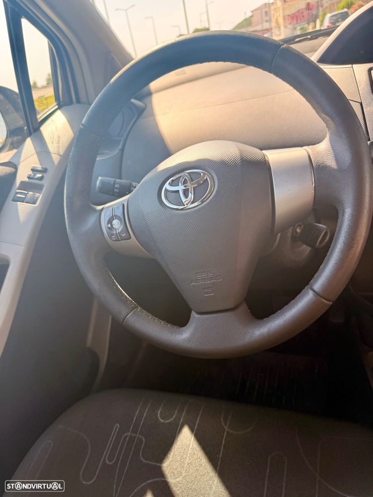 Toyota Yaris 1.0 VVT-i Sol AC+VSC - 14