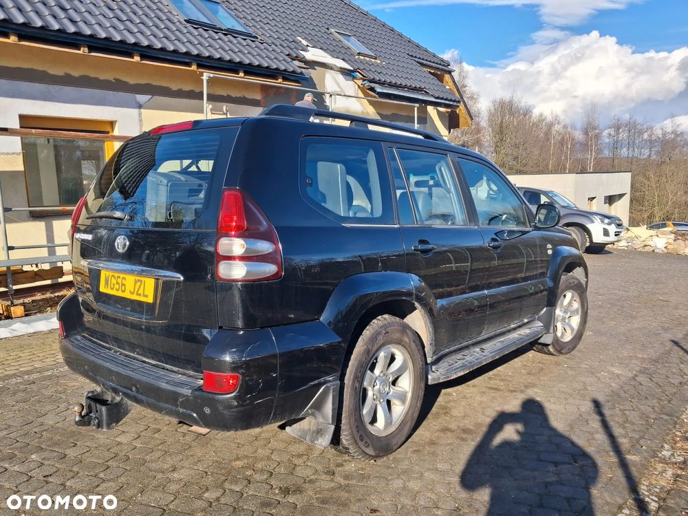 Toyota Land Cruiser - 32