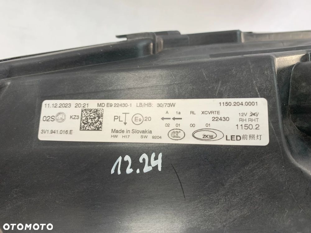 Skoda Superb 3 III FL 19r Reflektor prawy lampa prawa Lift 2019 - 5