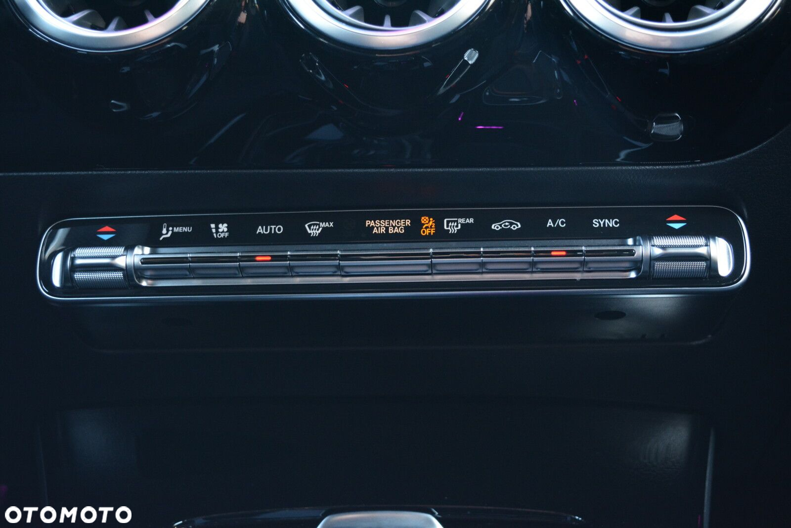 Mercedes-Benz CLA 200 Progressive 7G-DCT - 21