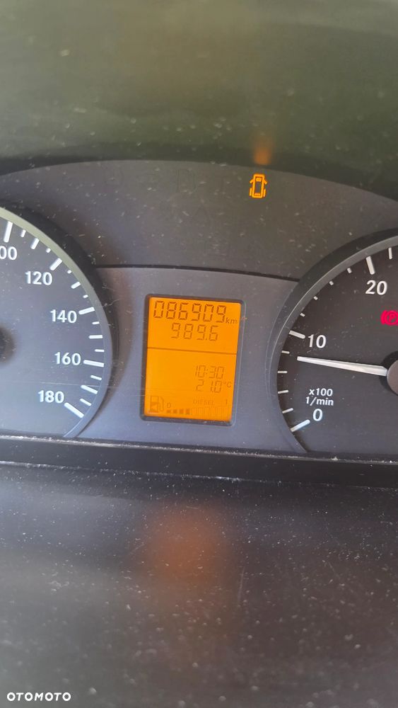 Mercedes-Benz Sprinter - 9