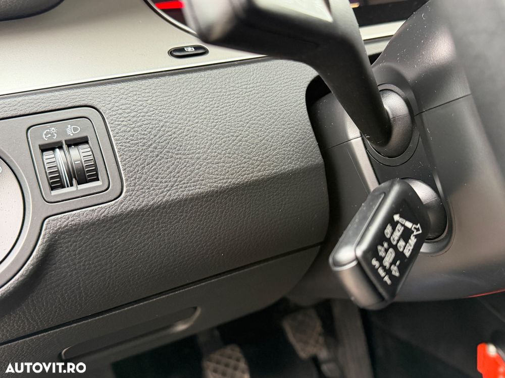 Volkswagen Passat Variant 2.0 TDI DPF Comfortline - 25