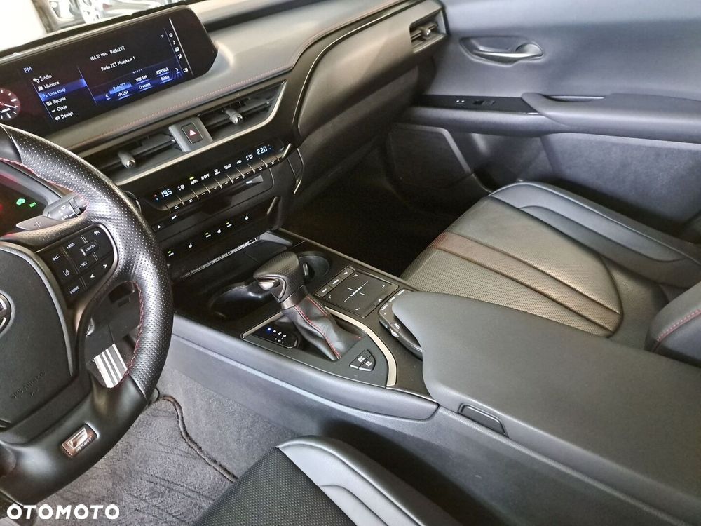 Lexus UX 250h GPF F Sport AWD - 31