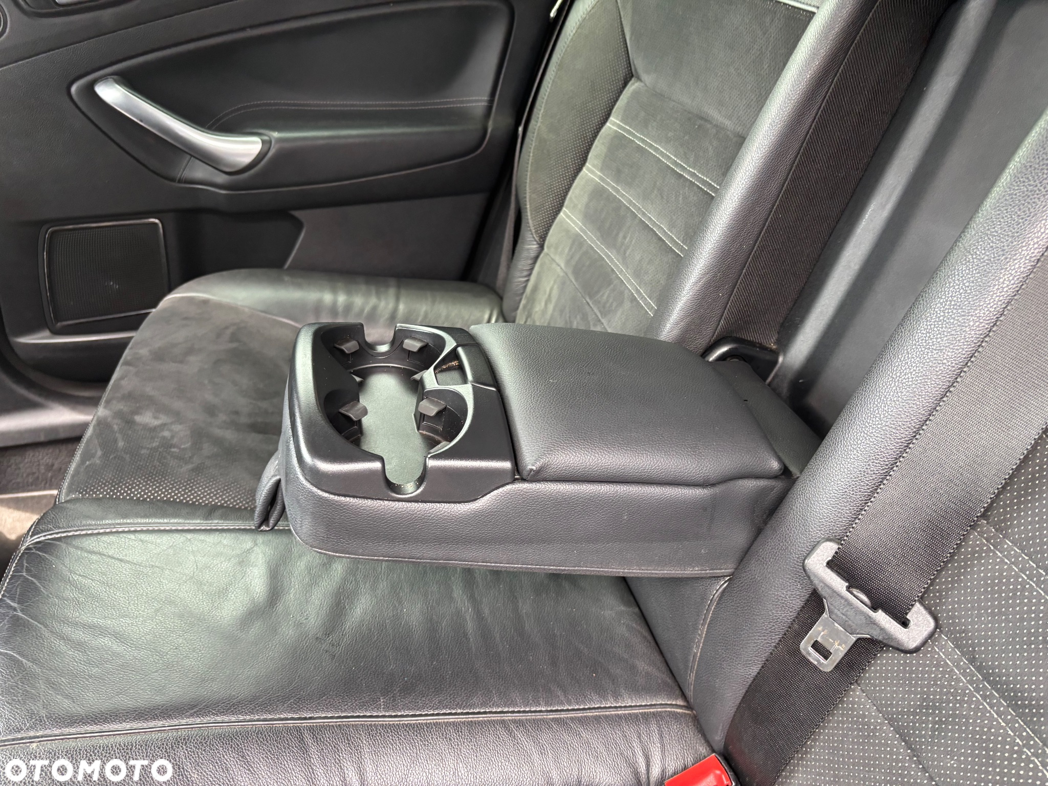Ford Mondeo 2.0 TDCi Titanium - 24