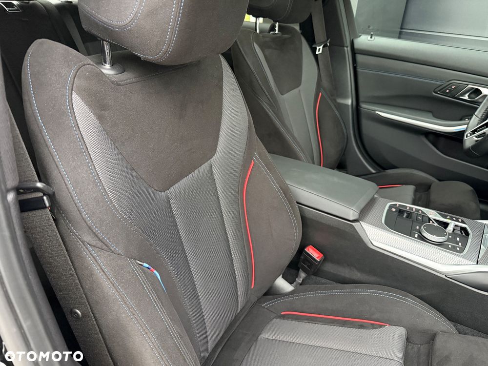 BMW Seria 3 320d xDrive M Sport - 27