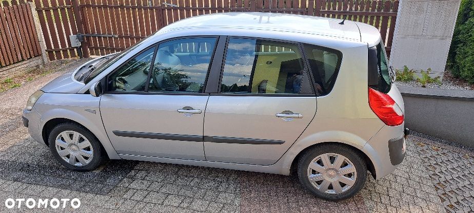 Renault Scenic 1.9 dCi FAP Avantage - 2