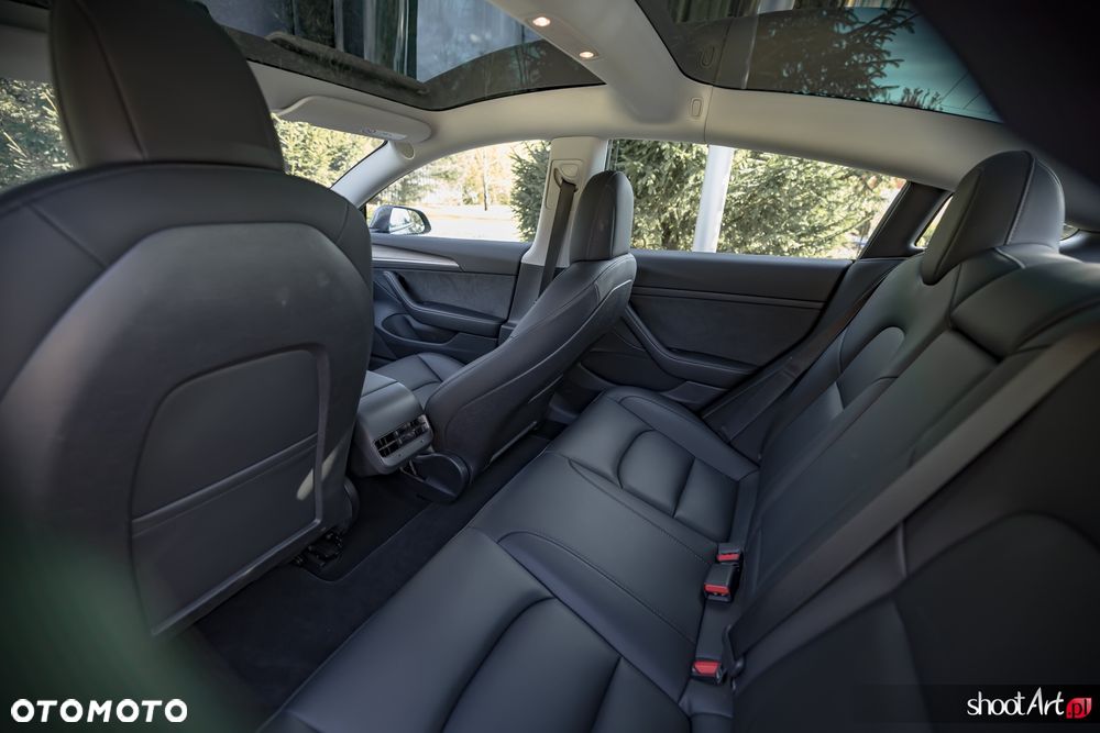 Tesla Model 3 - 11