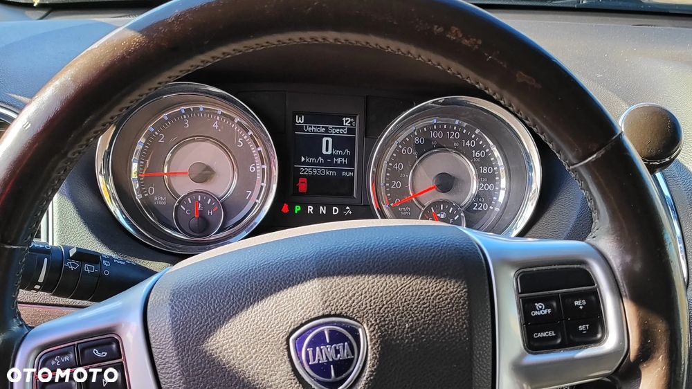 Lancia Voyager 3.6 Platinum Euro6 - 9