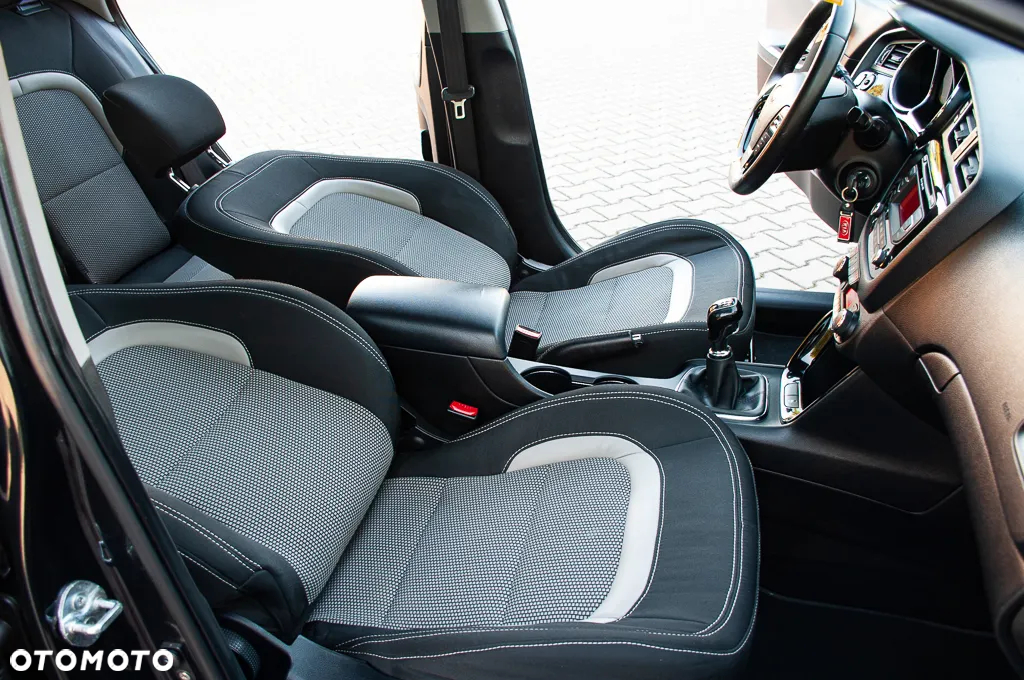 Kia Ceed 1.6 CVVT LX - 26