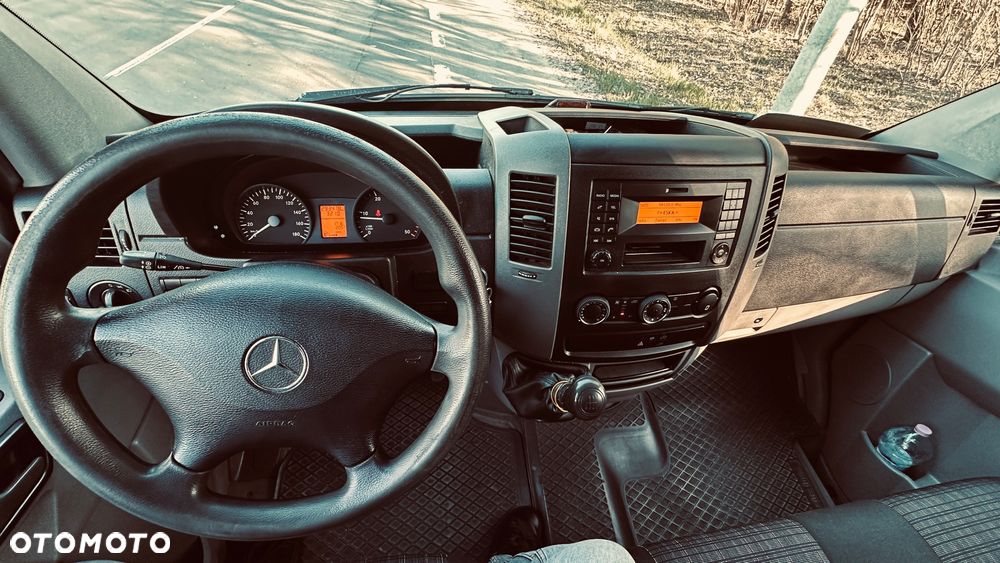 Mercedes-Benz SPRINTER - 8