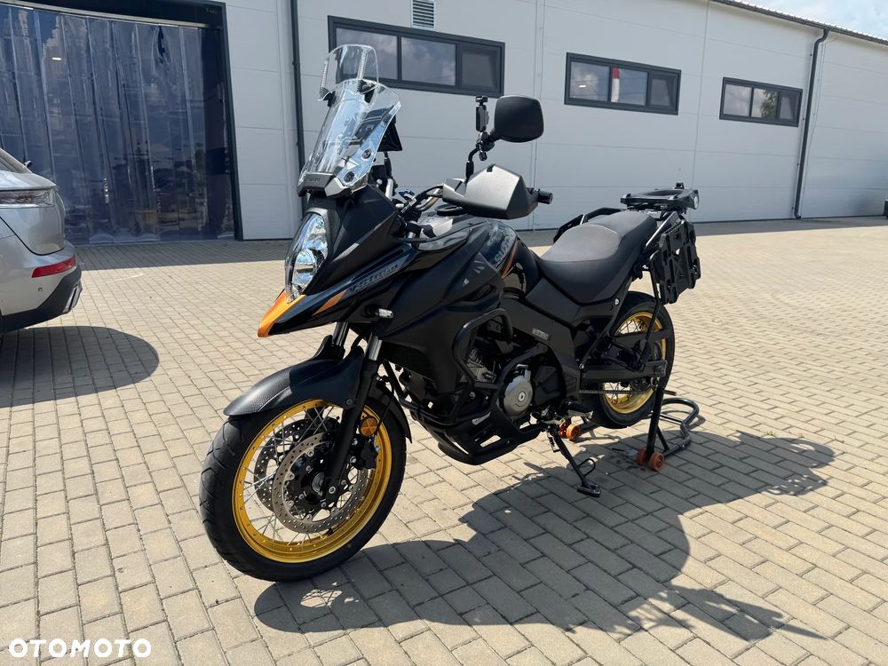 Suzuki V-STROM - 1