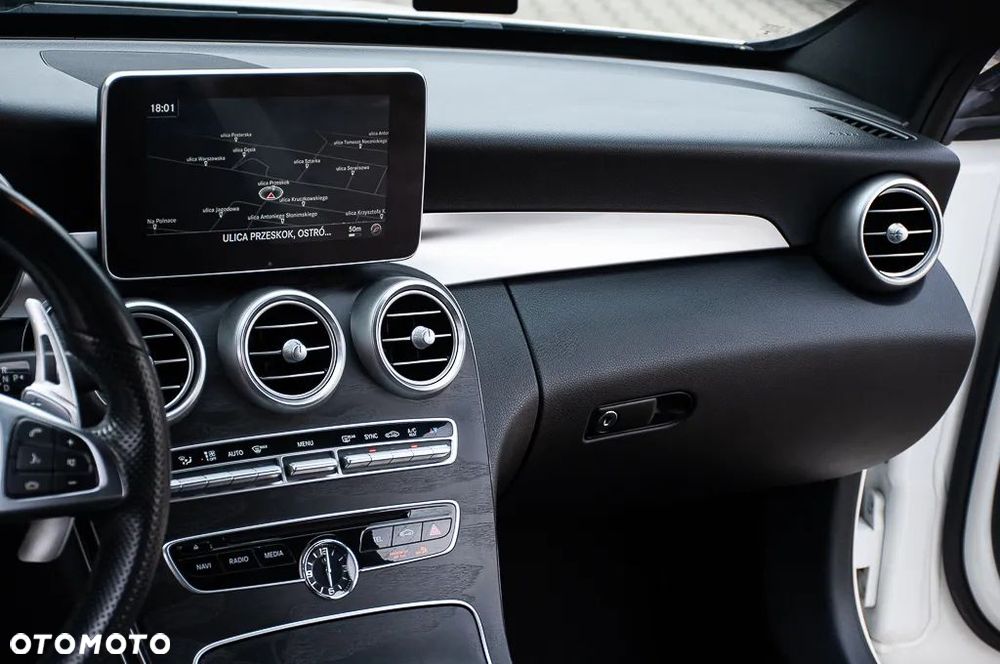 Mercedes-Benz Klasa C 400 4Matic 7G-TRONIC AMG Line - 31