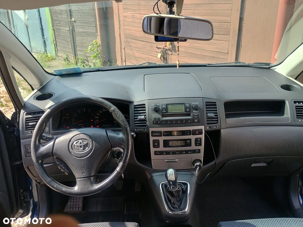 Toyota Corolla Verso 2.0 D-4D - 17