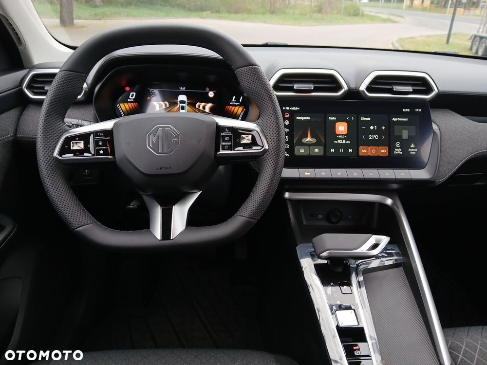 MG ZS Hybrid+ - 14