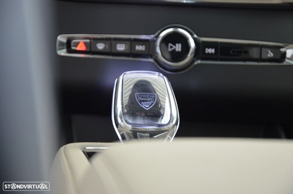 Volvo XC 90 2.0 T8 PHEV Plus Dark AWD - 25