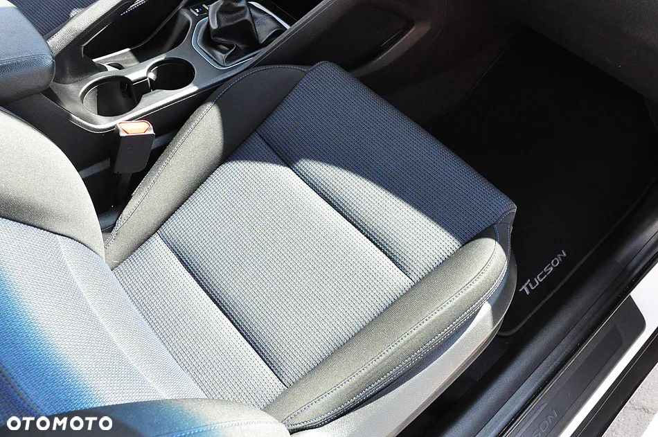 Hyundai Tucson 2.0 CRDI BlueDrive GO Plus 2WD - 33