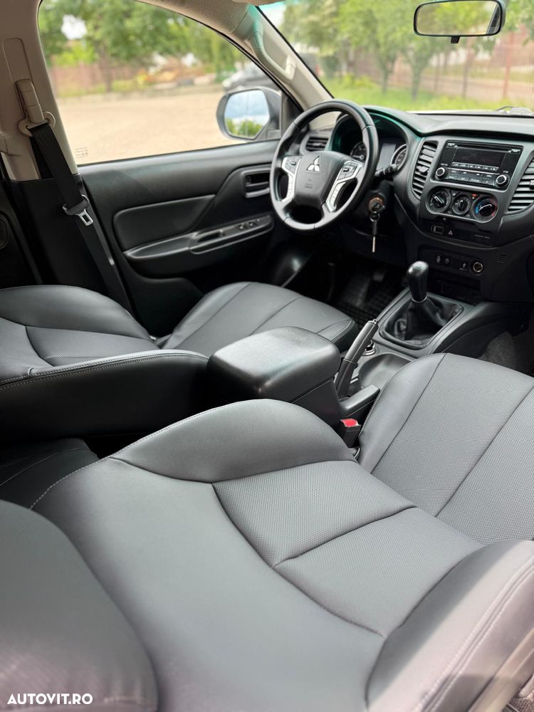 Mitsubishi L200 Double Cab 2.2 DI-D M/T Instyle - 24
