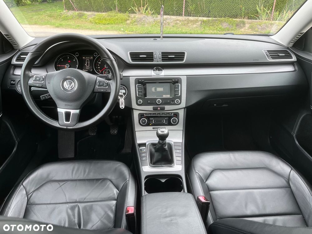 Volkswagen Passat - 16