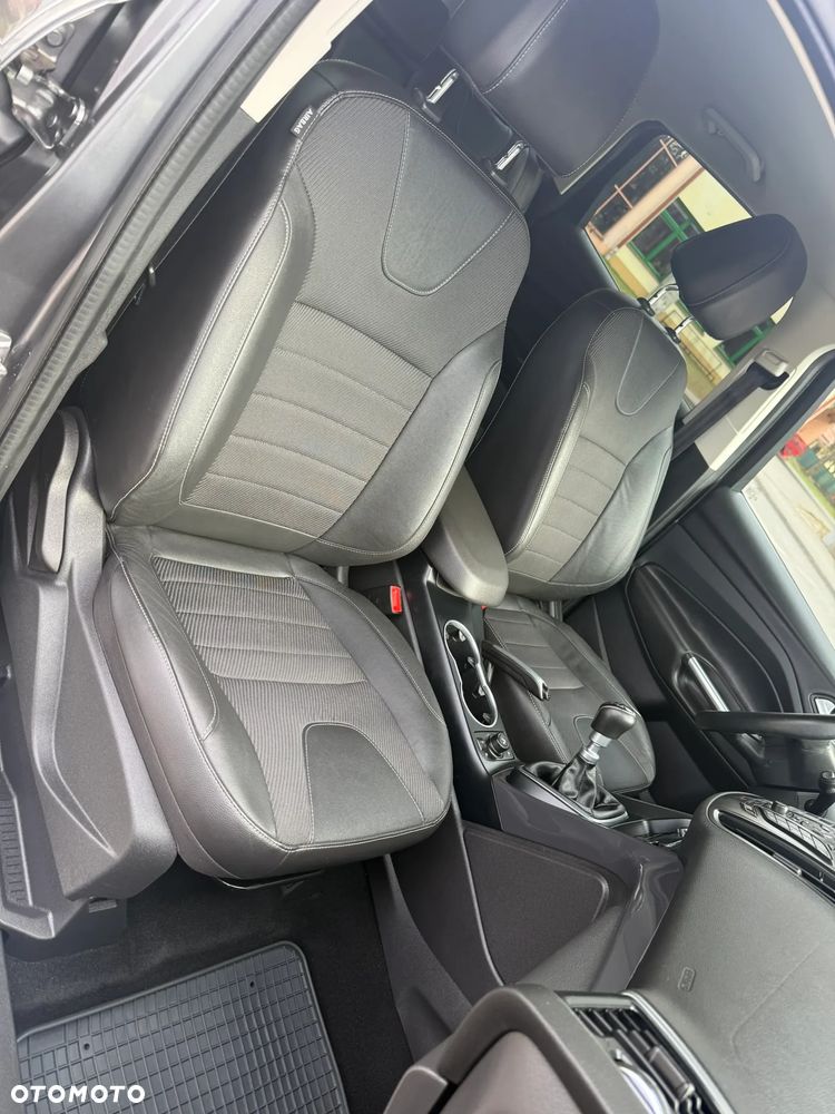 Ford Kuga 2.0 TDCi 4x4 Titanium - 32