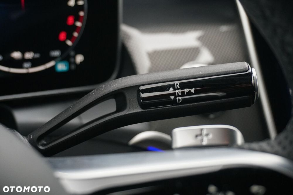 Mercedes-Benz GLC - 11