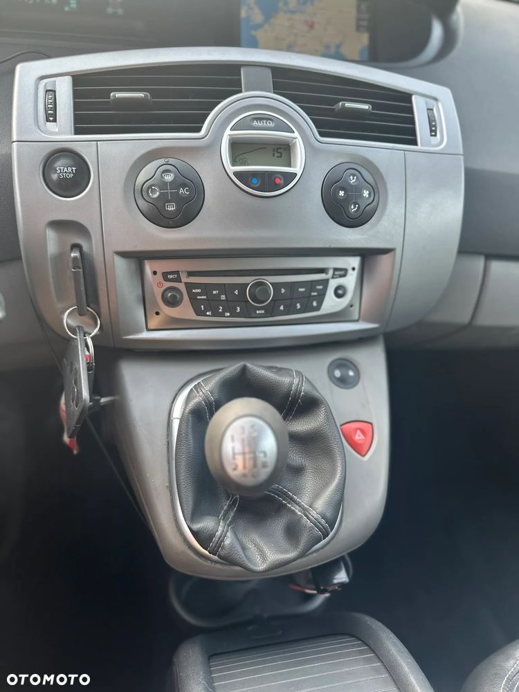 Renault Grand Scenic - 8