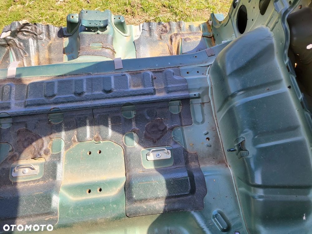Suzuki Jimny Podłoga Bagażnika Błotnik Pas Tylny - 10