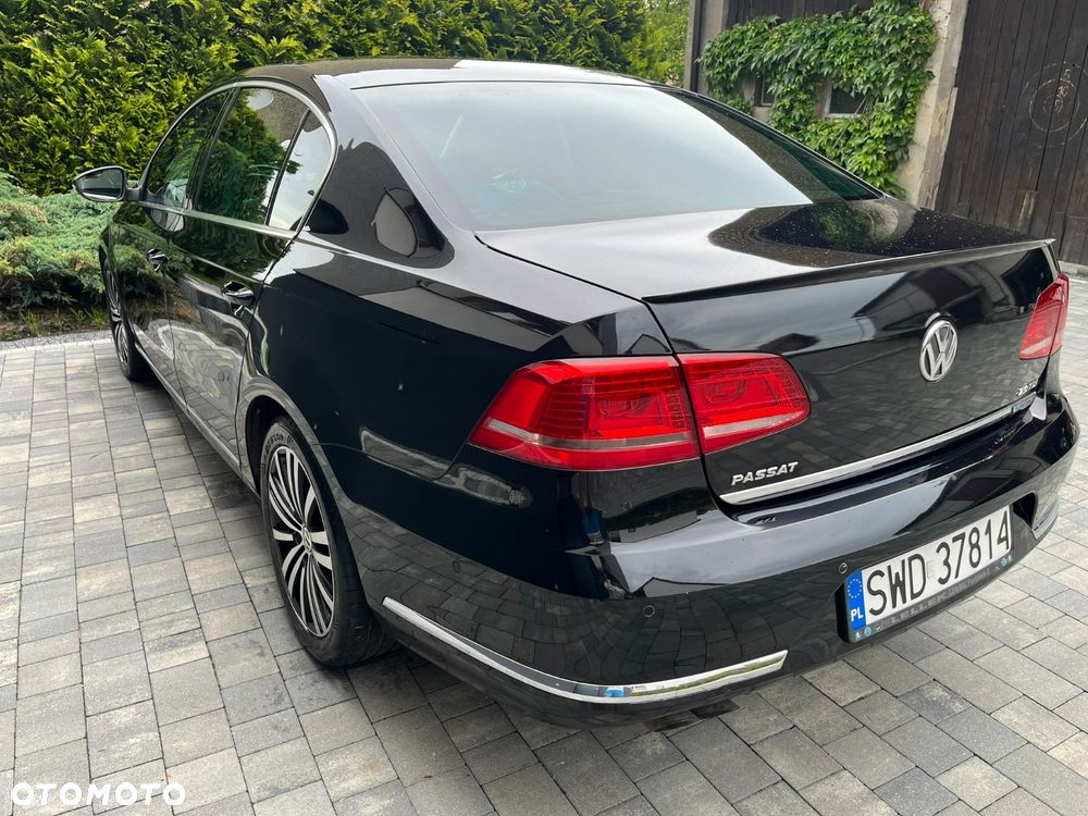 Volkswagen Passat 2.0 TDI Highline R-Style DSG - 2